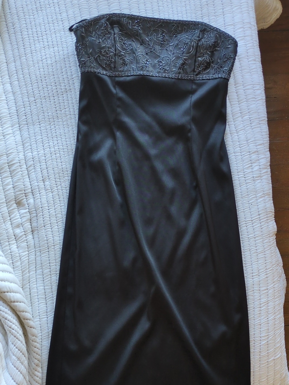 Jessica McClintock Strapless Black Satin Evening Gown with Embroidered Bodice - Picture 2 of 6